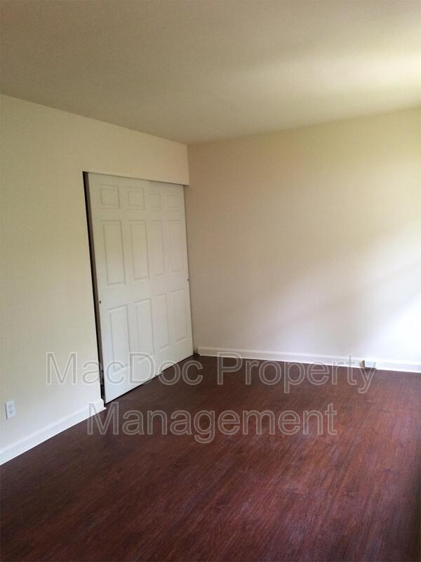 Building Photo - 298 Red Oak Dr