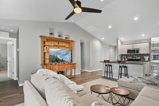 Building Photo - Lovely Meridian Home