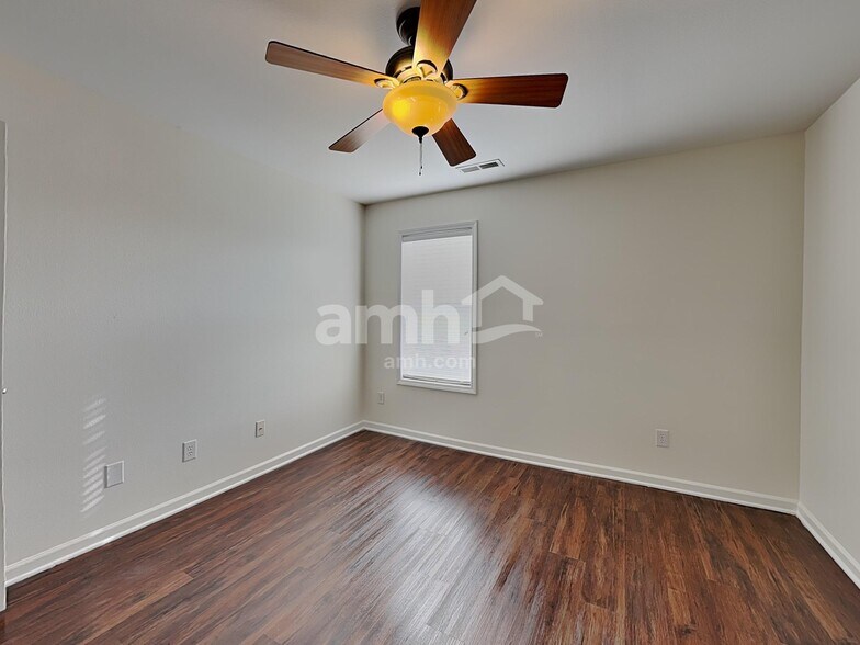 Building Photo - 118 Greenway St