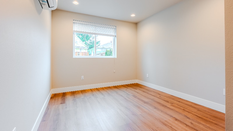 Building Photo - 2106 Oakes Ave