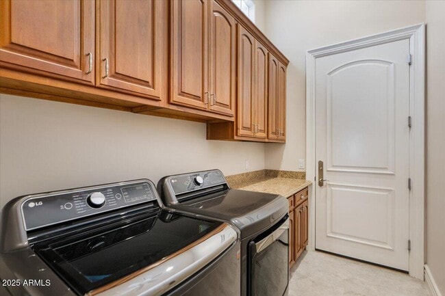 Building Photo - 4251 W Earhart Way