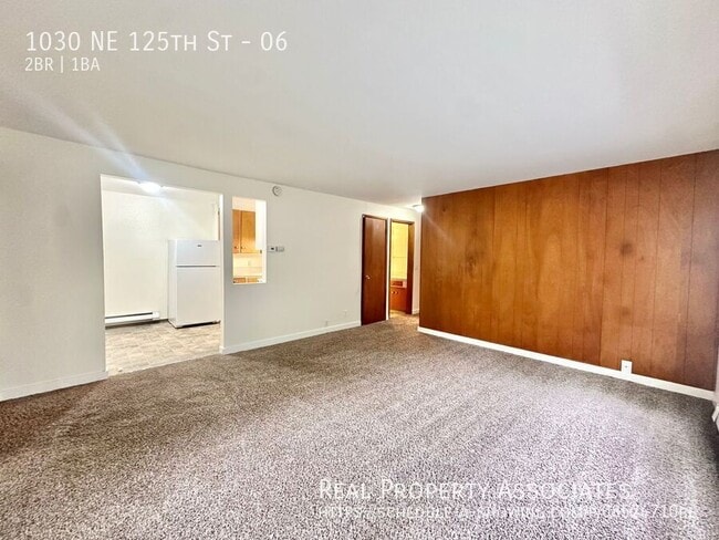 Building Photo - 1030 NE 125th St