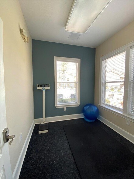 Building Photo - 10504 Villa View Cir