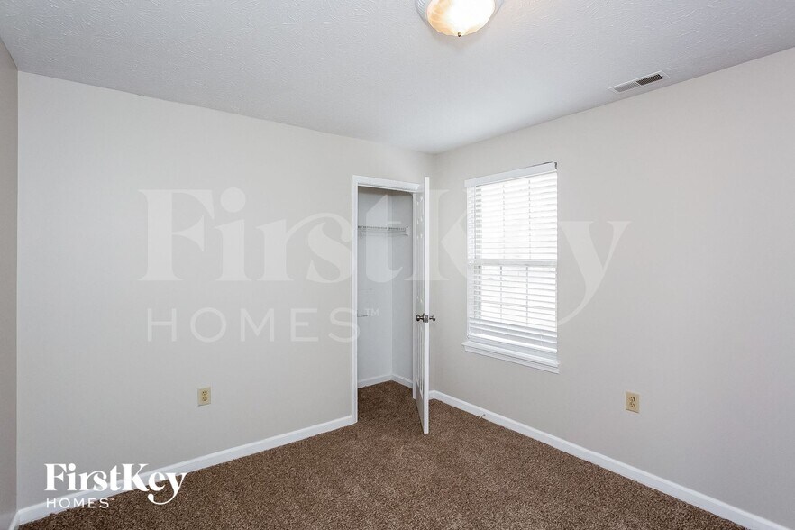 Building Photo - 10010 Fountain Springs Ct