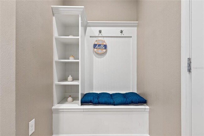 Building Photo - 1905 Majorca Dr