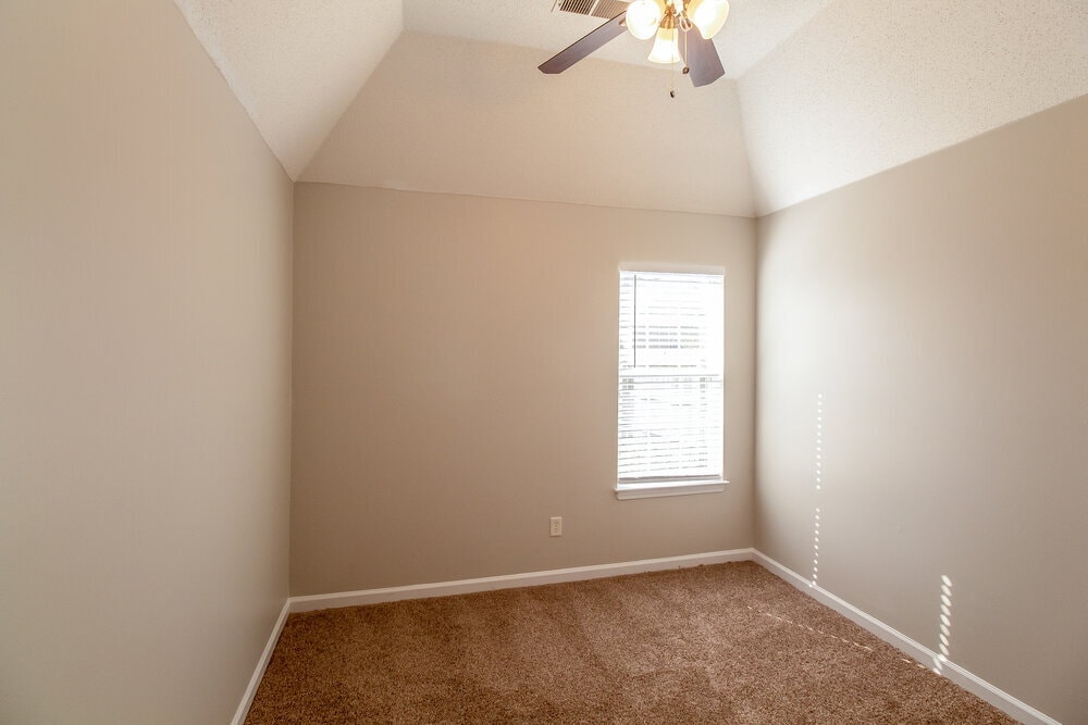 Building Photo - 9807 Pigeon Roost Park Cir