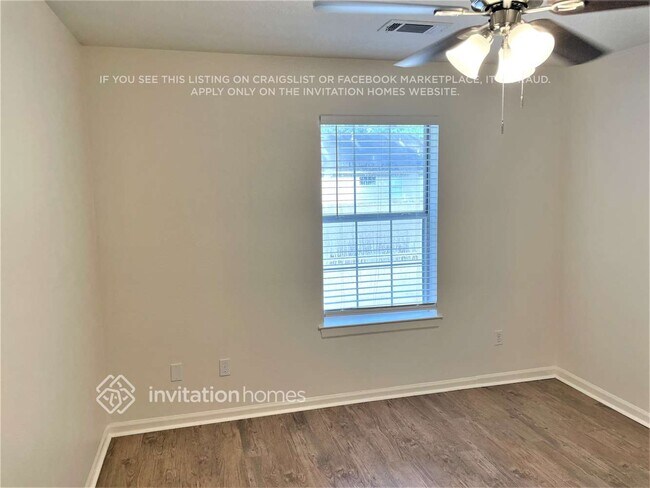 Building Photo - 14 E Trillium Cir