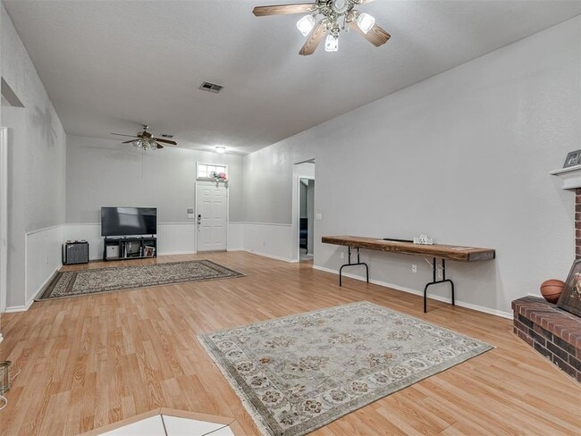 Building Photo - 2608 Southern Hills Dr