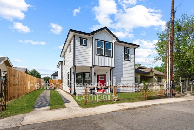 Building Photo - 323 Gabriel