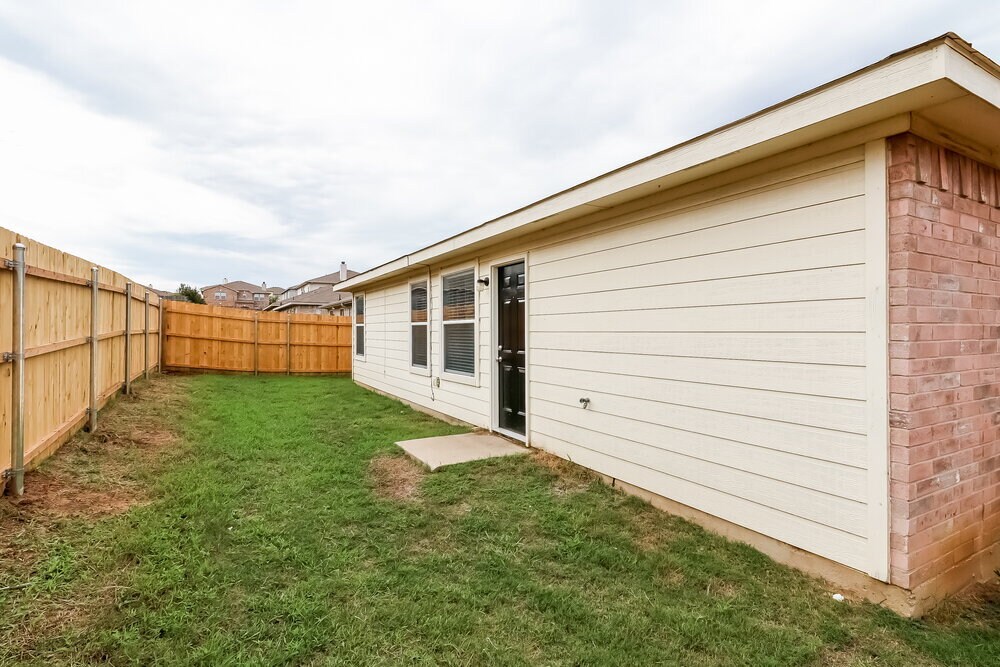 Building Photo - 8024 Sartain Dr