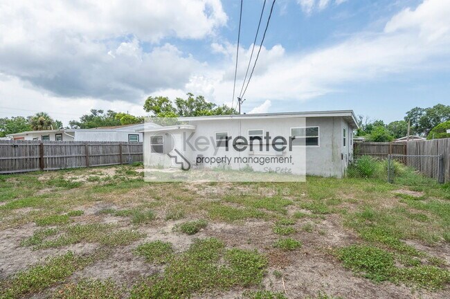 Building Photo - 5255 45th Ave N
