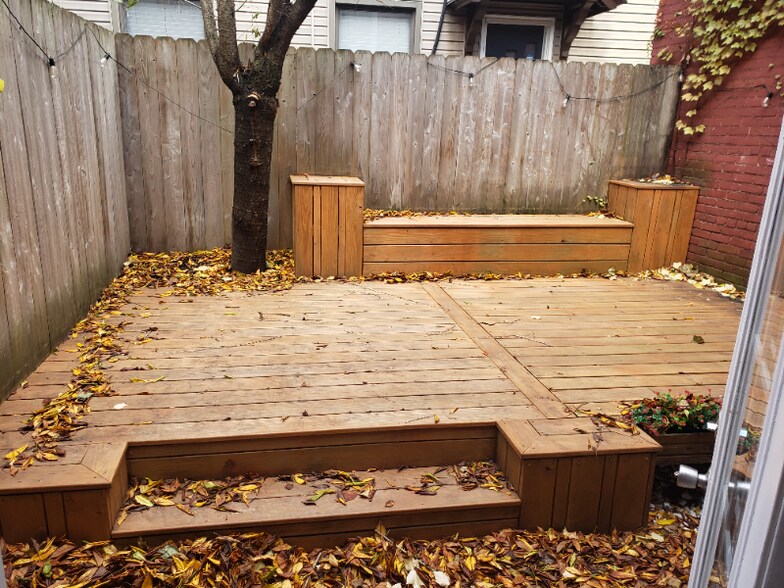 Building Photo - 602 Middle St