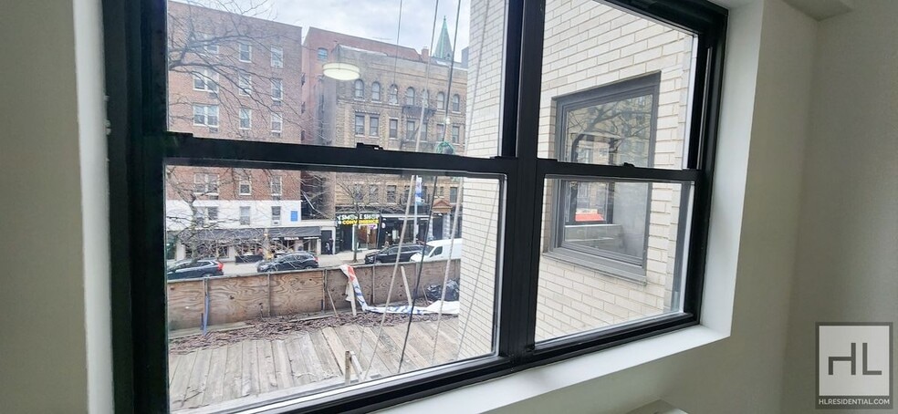 Building Photo - E 16 ST