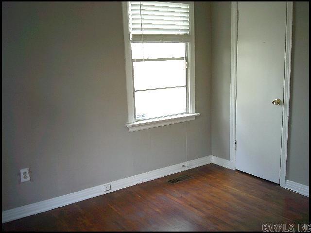Building Photo - 5919 Woodlawn Dr