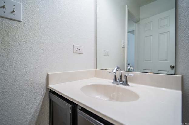 Building Photo - 3707 Villa Rey