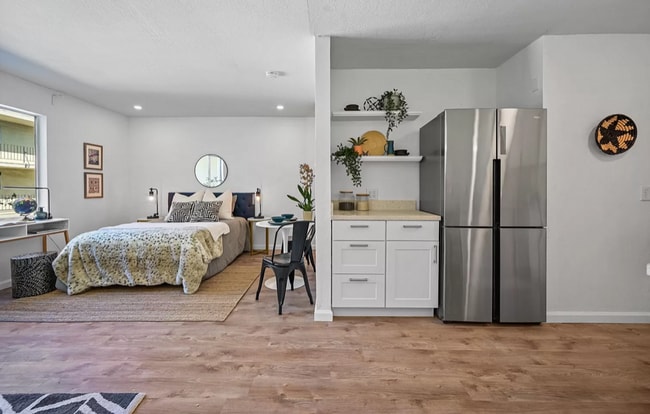 Building Photo - Adorable Remodeled Studio! Walk to Lake Merritt, Trader Joes, Whole Foods! Parking Included!