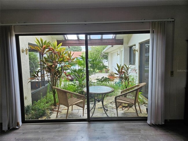 Building Photo - 2014 E View Dr