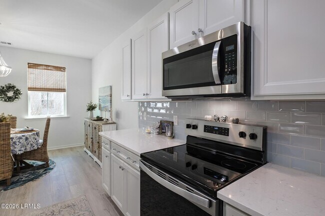 Building Photo - 171 Tropics Ave