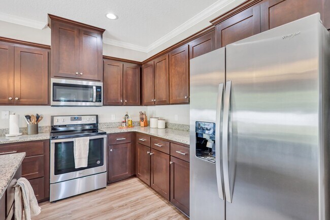 Building Photo - 725 Waterlily Ct