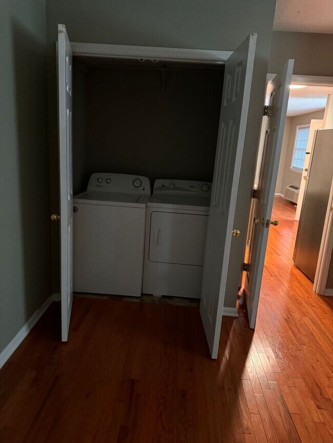 Building Photo - Duke View Apartments