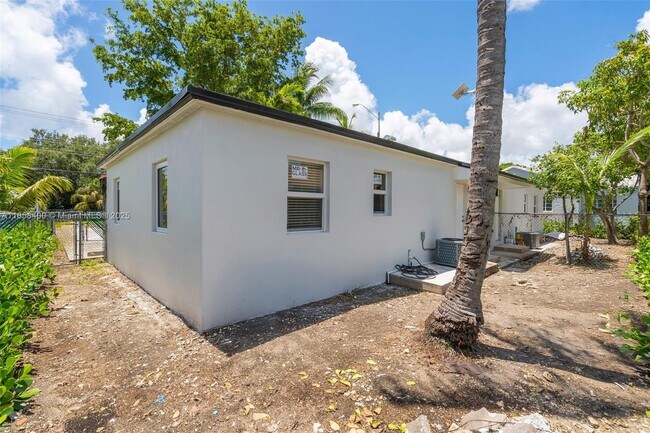 Building Photo - 351 NE 82nd St