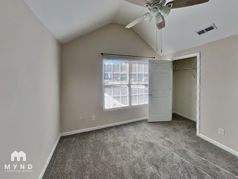 Building Photo - 3400 Fatima Ct