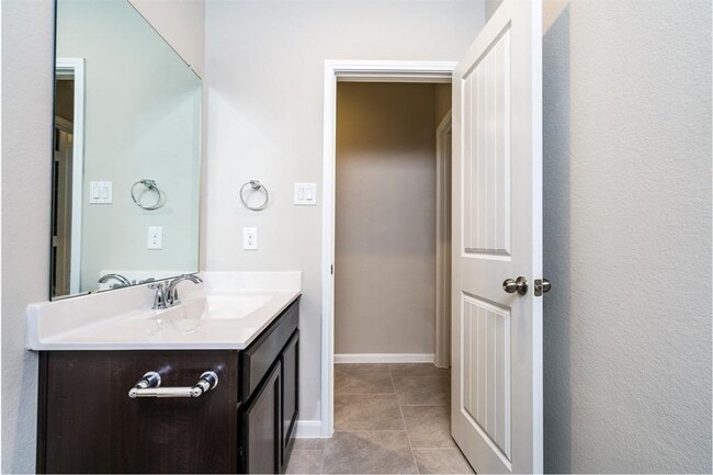 Building Photo - 5502 Pleasant Falls Dr