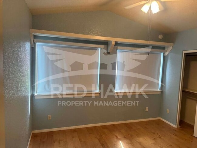 Building Photo - 25 W La Vieve Ln