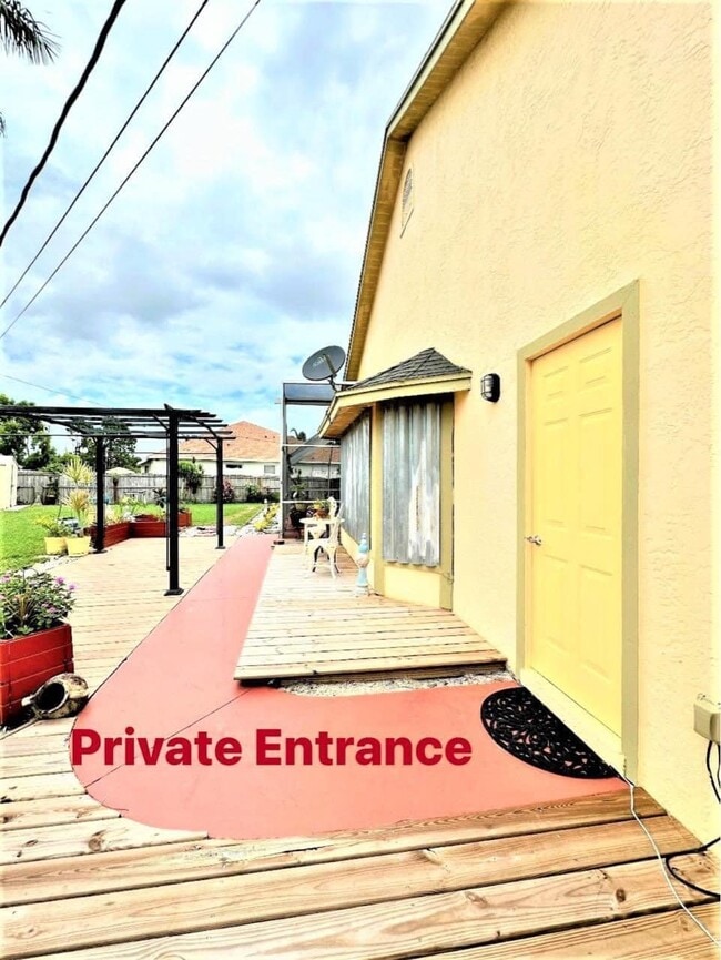 Building Photo - 2847 SE Pace Dr