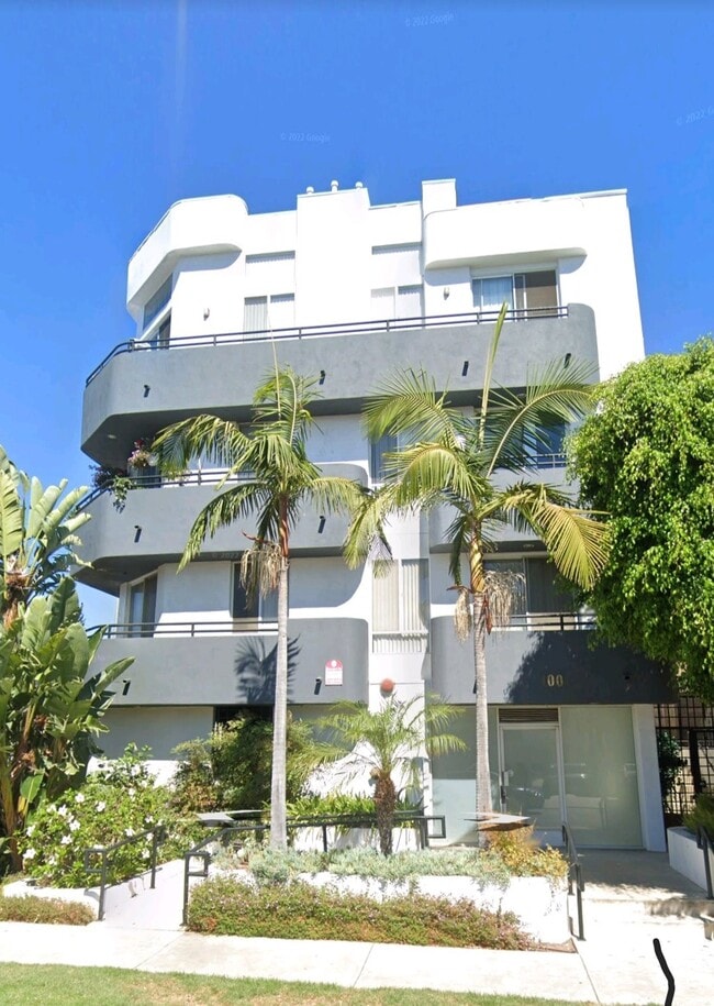 Building Photo - 100 S Hayworth Ave