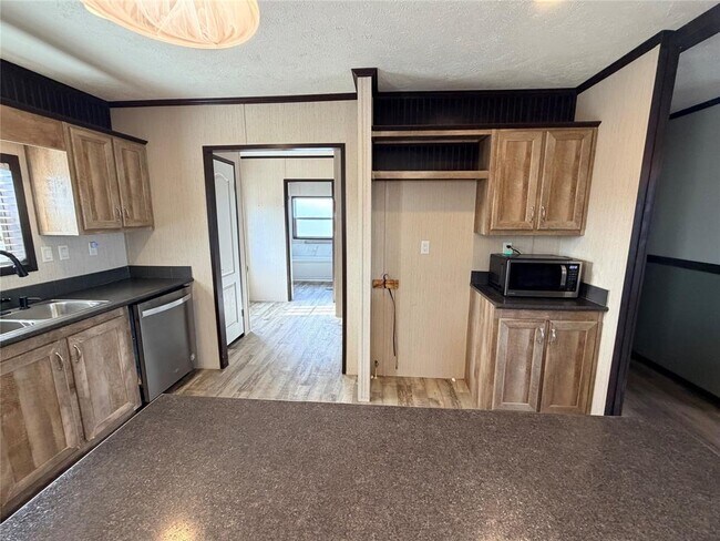 Building Photo - 17310 State Hwy 95