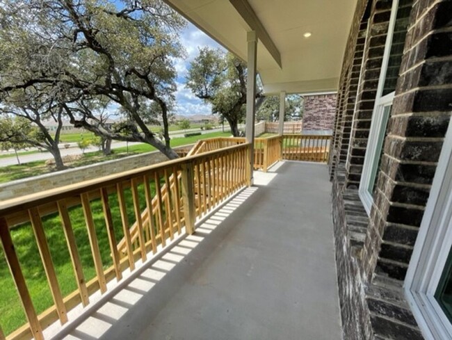 Building Photo - Upgraded 2,309 SF Home - 4 BR/3 BA in BULV...