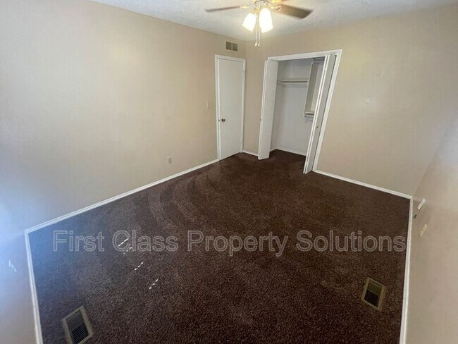 Building Photo - 6300 N Wildewood Dr