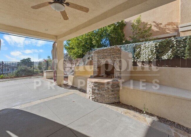 Building Photo - 1672 N Las Flores Dr