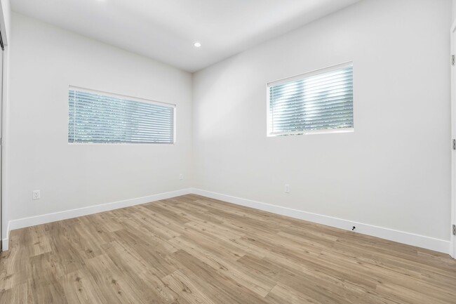 Building Photo - All solar new construction 3/3 house