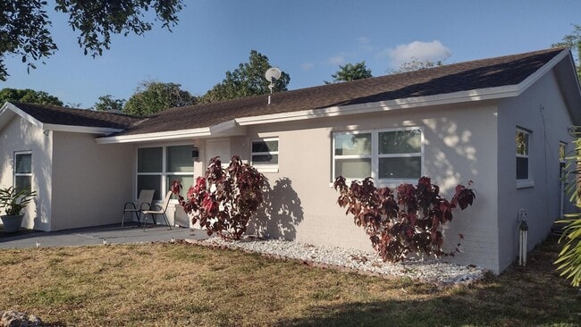 Building Photo - 22682 Family Cir