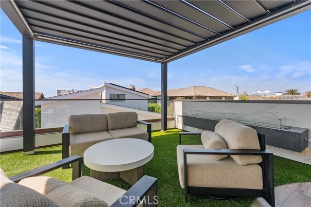 Building Photo - 2037 E Ocean Blvd