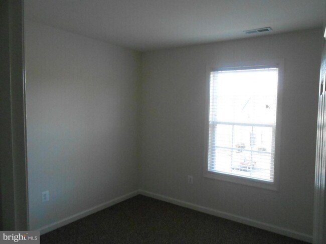 Building Photo - 209 Eastside Ln