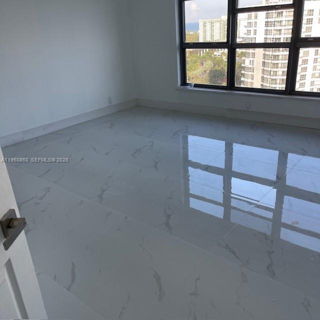 Building Photo - 3530 Mystic Pointe Dr