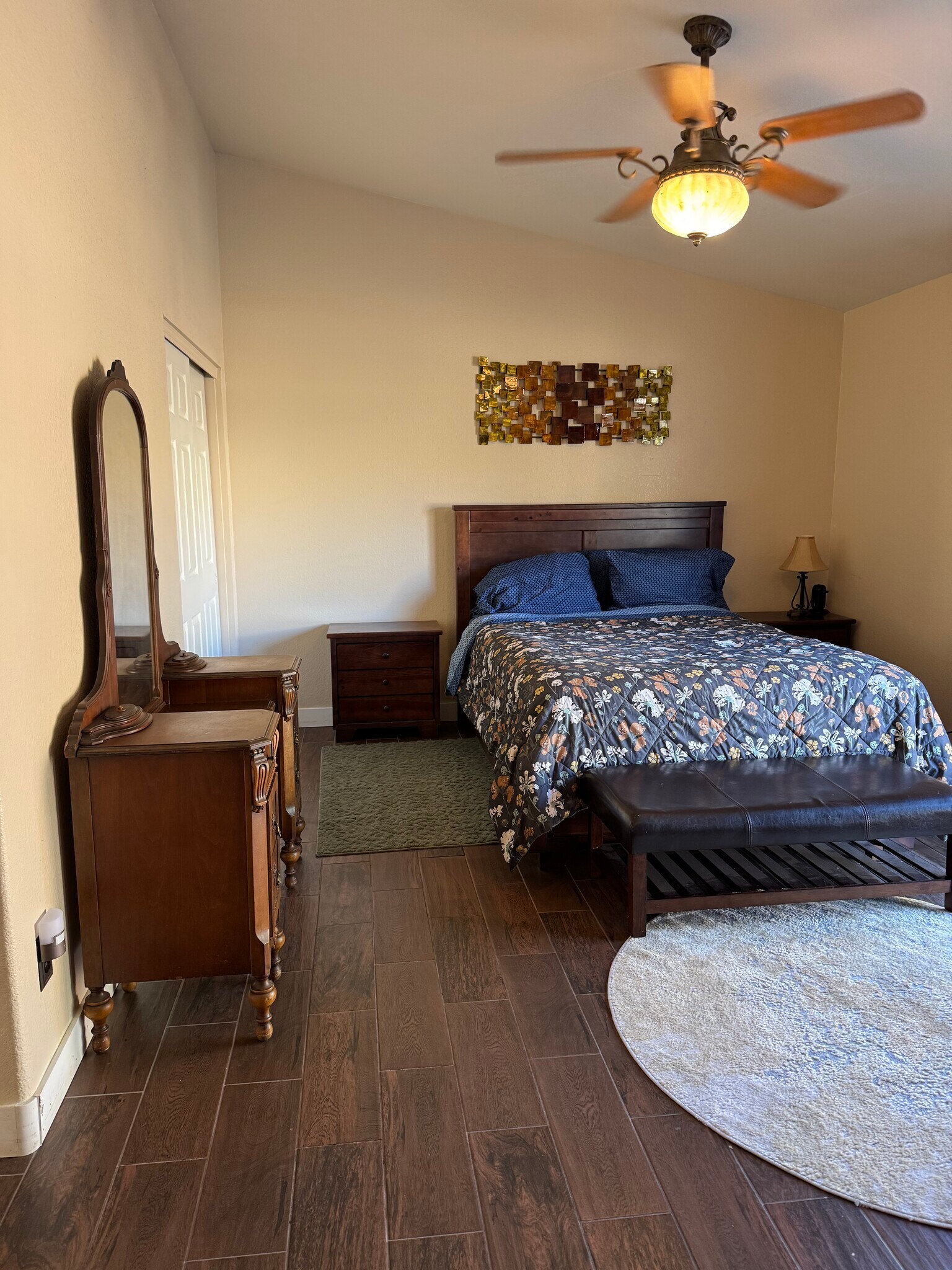 Building Photo - 10322 W San Juan Ave