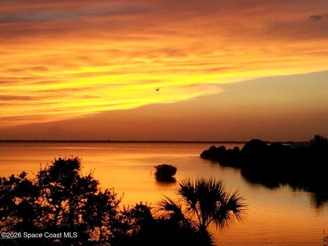 Building Photo - 300 Columbia Dr