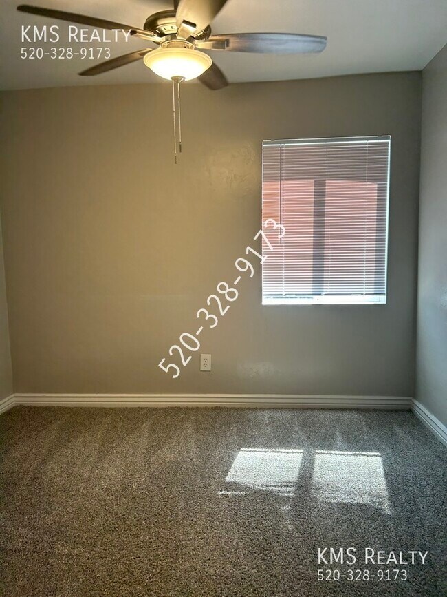 Building Photo - 302 E District St