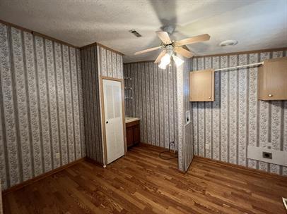 Building Photo - 99 Roots Rd