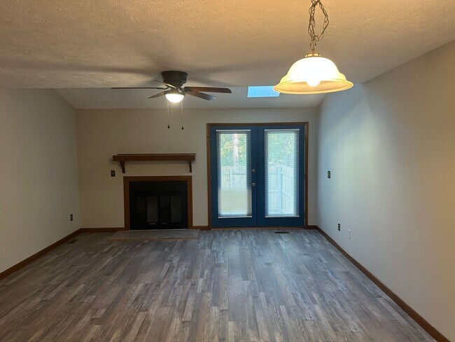 Building Photo - 1202 Huntsman