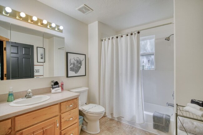 Building Photo - 3627 Bills Loop Rd