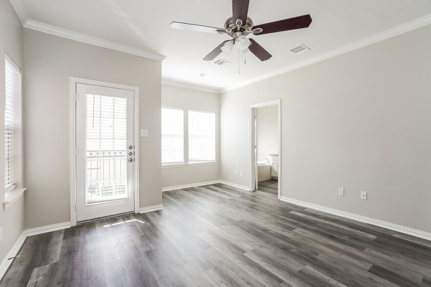 Building Photo - 7118 Turtle Lagoon Row