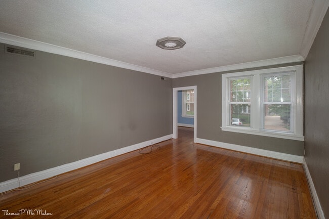 Living Room - 6300 Southwood Ave