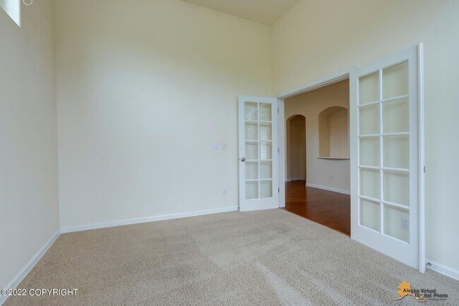 Building Photo - Stunning home conviently located by Eagle ...