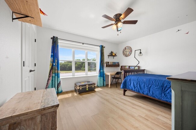 Building Photo - 921 Indian Trail Dr