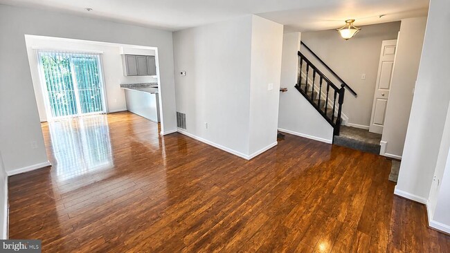 Building Photo - 1660 Willowwood Ct